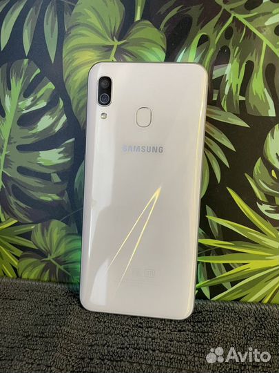 Samsung Galaxy A30