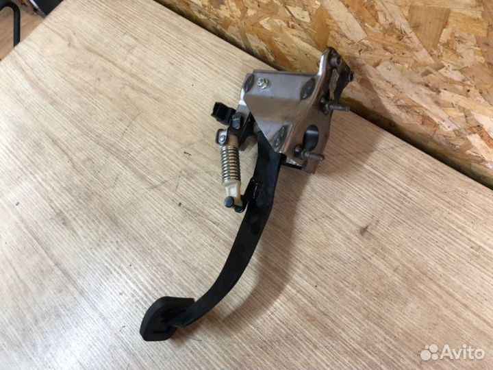 Датчик педали сцепления Ssangyong Actyon