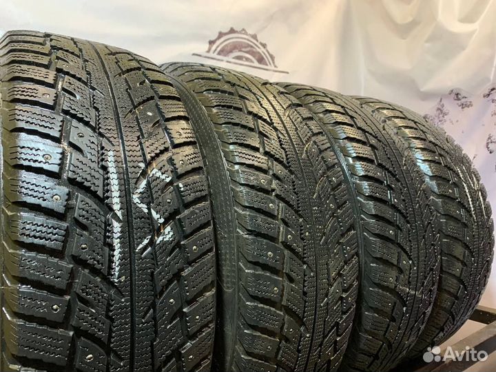 Kumho I'Zen RV Stud KC16 235/60 R18 107T