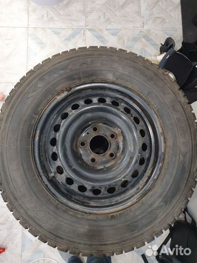 Колеса зимние r16 225 70 maxxis Arctictrekker