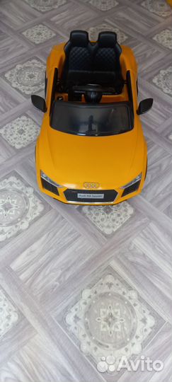 Детский электромобиль бу AUdi R8