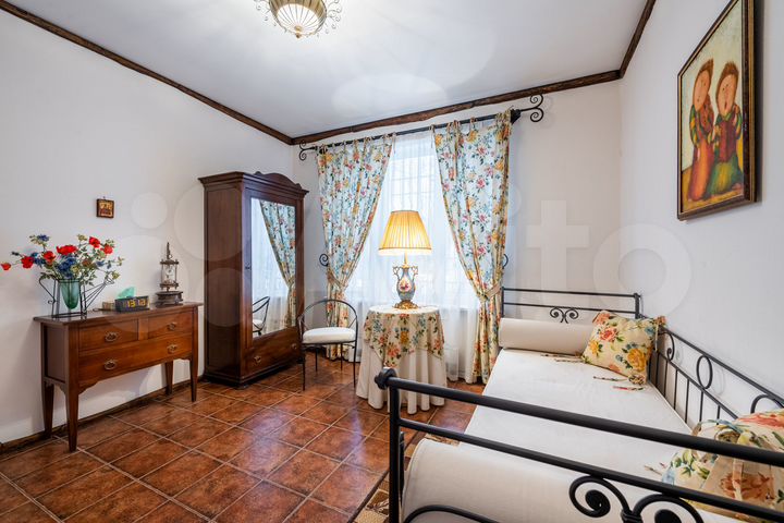 Коттедж 474 м² на участке 24 сот.