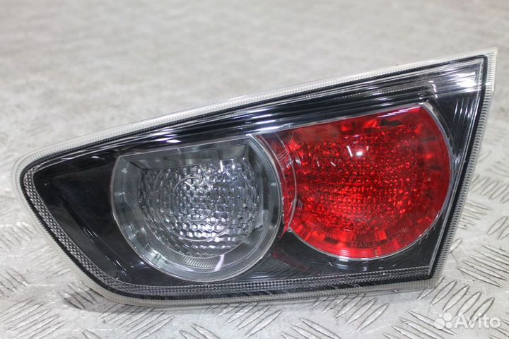 Фонарь крышки багажника прав. Mitsubishi Lancer 10