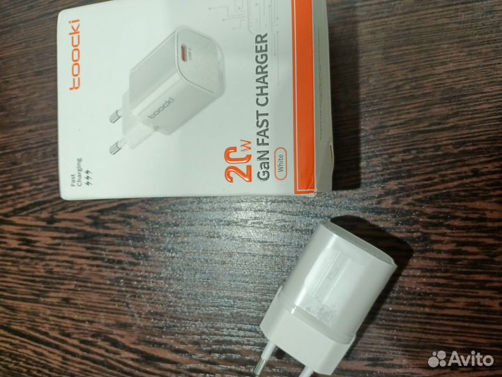 Зарядное устройство для iPhone