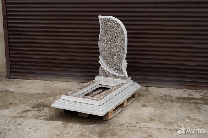 Памятники из мраморной крошки