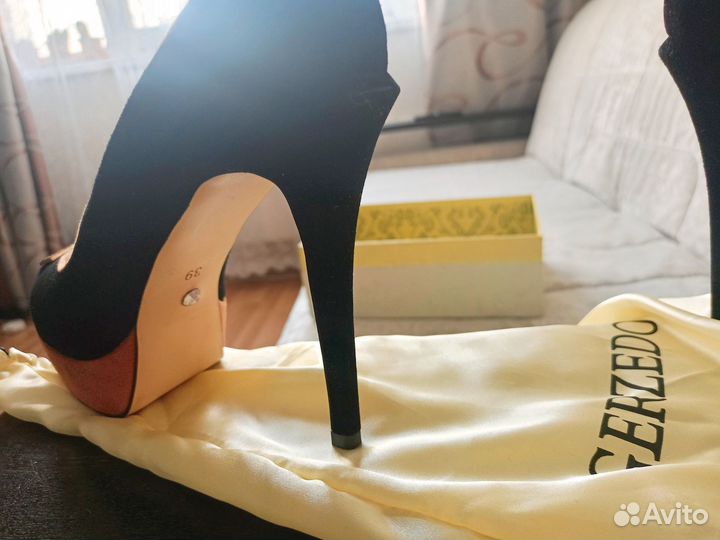 Туфли на шпильке Gerzedo бархатные