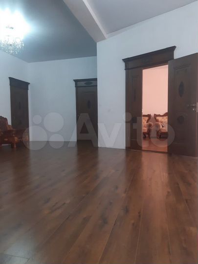 Дом 300 м² на участке 6 сот.