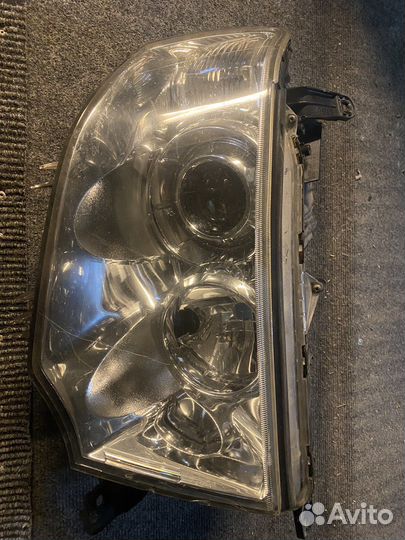 Фара правая Mitsubishi L200