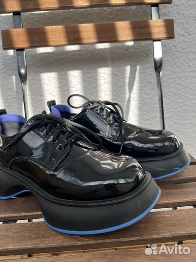 Лоферы лаковые