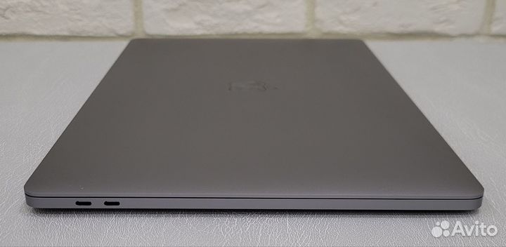 MacBook Pro 16