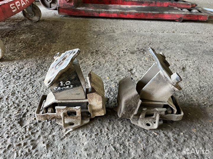 Подушки двигателя Pajero sport 6G72