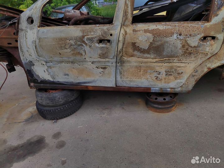 Порог Renault Logan 1