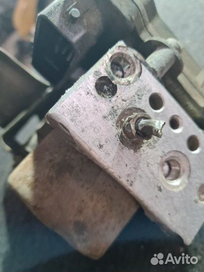 Блок ABS Mitsubishi Lancer 9 4G18 2005