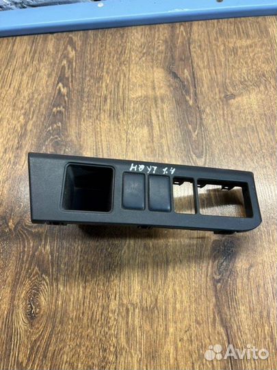 Накладка на торпедо Nissan Note хэтчбек 1.4 2007