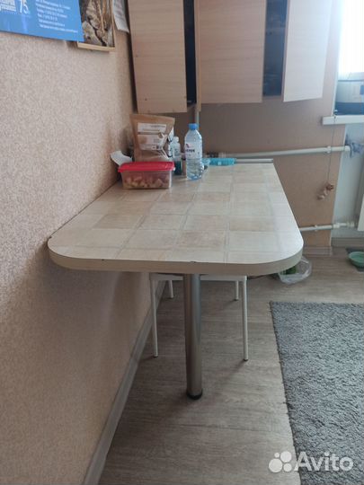Кухонный стол б/у