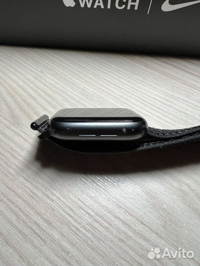 Apple watch se 44mm nike