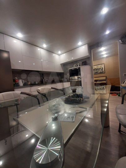 4-к. квартира, 105 м², 9/9 эт.