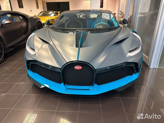 Bugatti Divo 8.0 AMT, 2021, 5 600 км с пробегом, цена 1120000000 руб.
