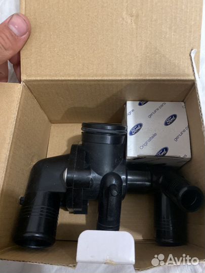 Корпус термостата ford trancit