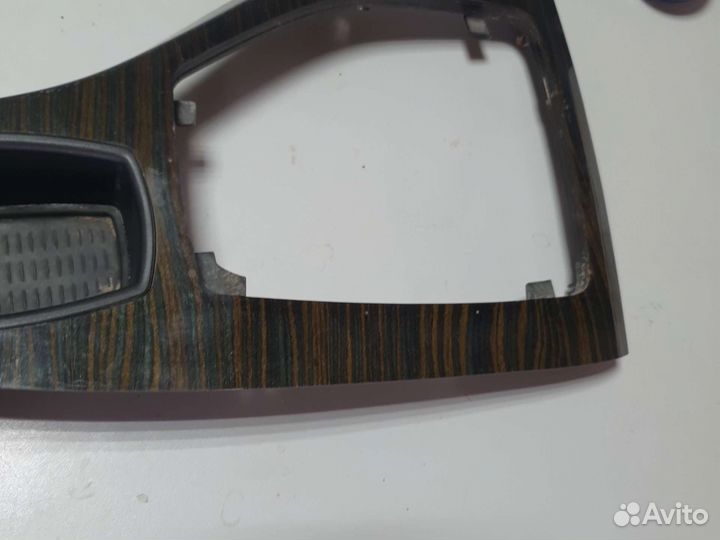 Накладка центральной консоли,подлокотник BMWx1 e84