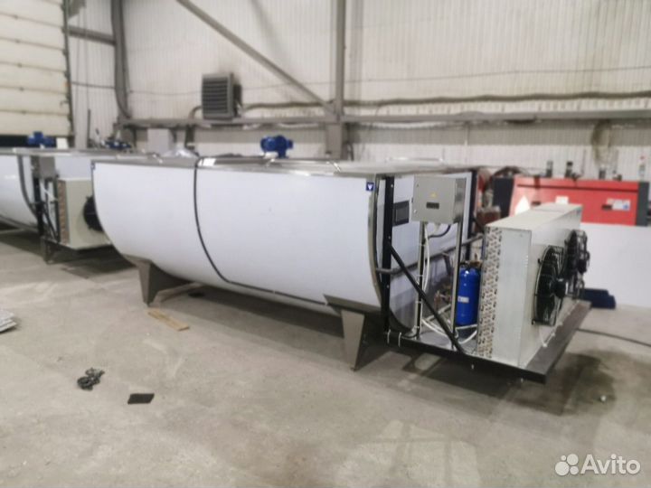 Охладитель молока / Молочный танк на 300 литров