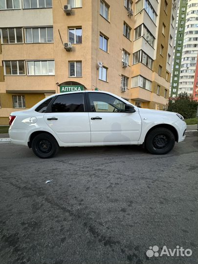 Панель автомагнитолы