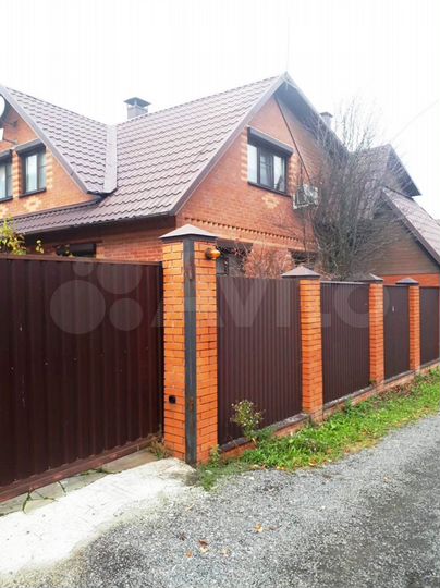 Коттедж 280 м² на участке 9 сот.