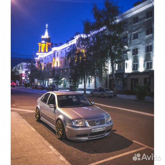 Накладки на пороги Volkswagen Bora Jetta 4