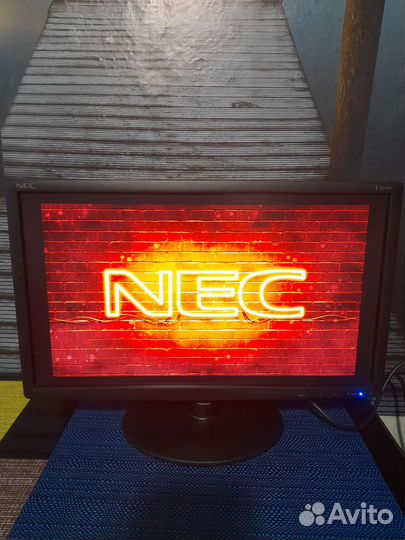 Монитор NEC V221W