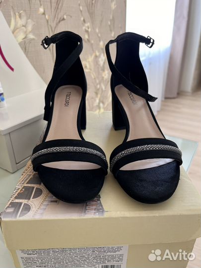 Босоножки женские 37 размер