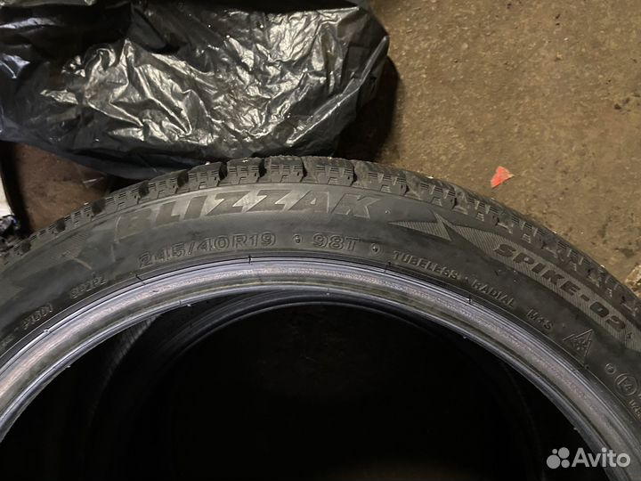 Bridgestone Blizzak Spike-02 245/40 R19