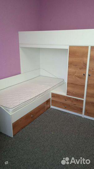 Кровать двухярусная