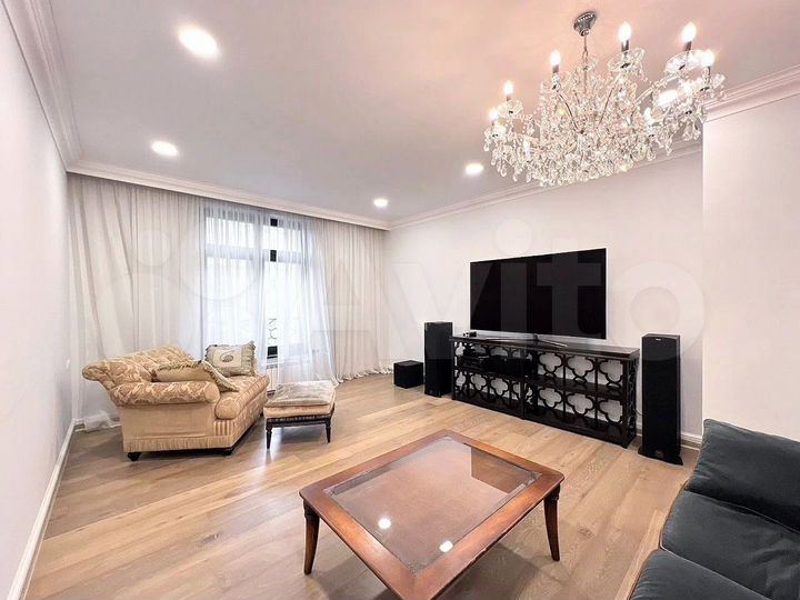 4-к. квартира, 205 м², 4/7 эт.