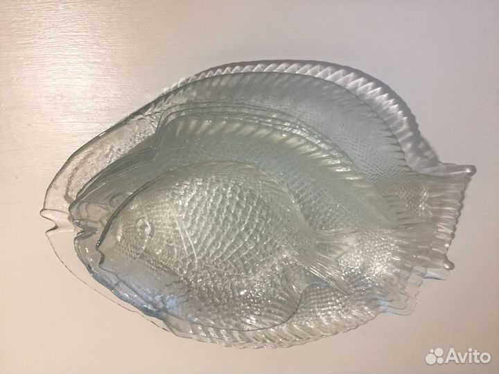 Набор стеклянных тарелок рыба