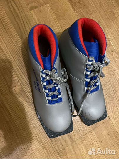 Лыжные ботинки