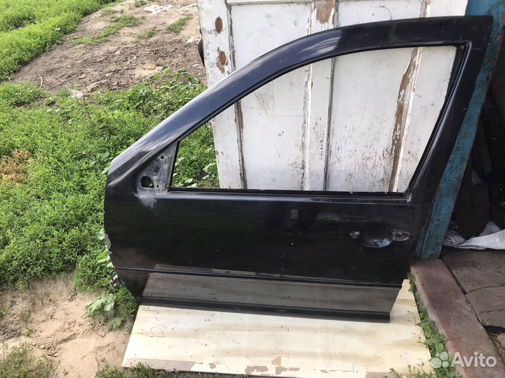 Дверь передняя левая golf 4