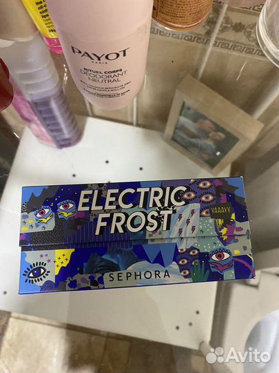 Палетка теней sephora electric frost