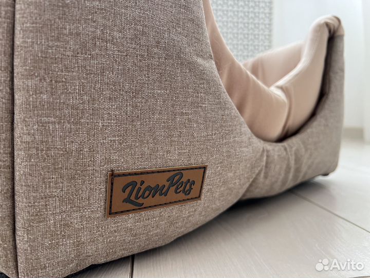 Домик для кошек и собак