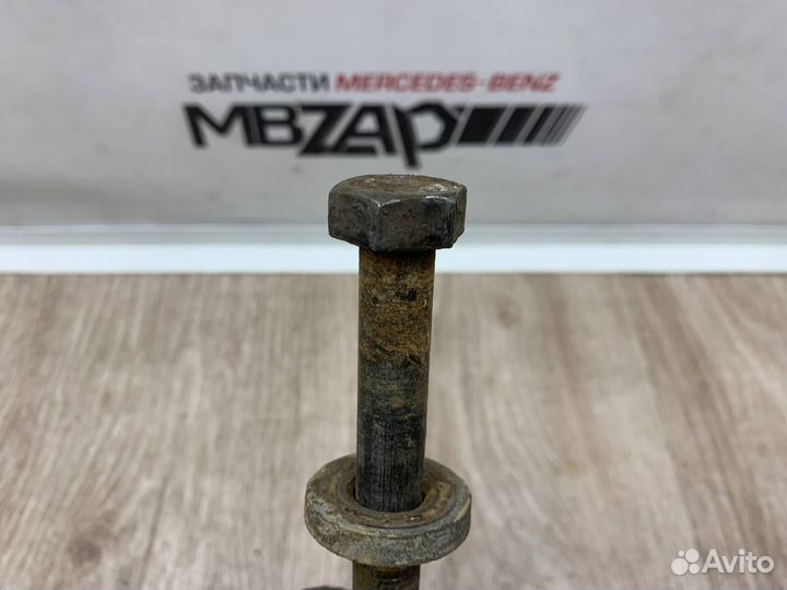 Болт подрамника Mercedes W164