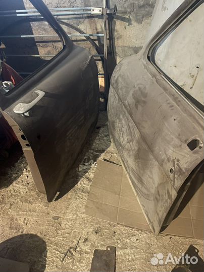 Газ 21 Двери в хорошем состоянии
