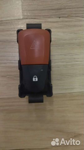 Аварийная кнопка рено флюенс/Меган 3