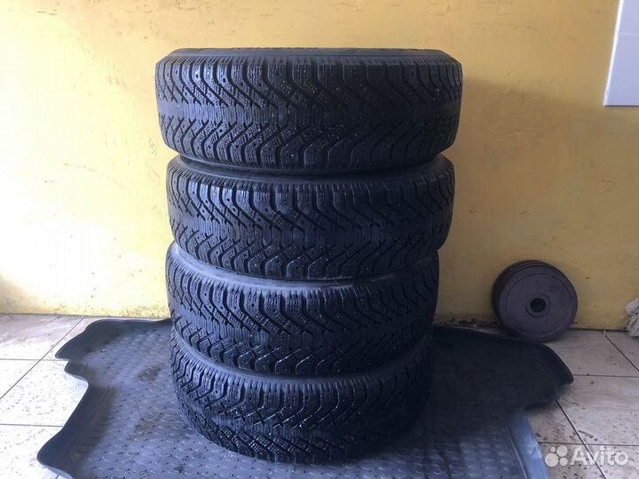 Goodyear UltraGrip 500 225/65 R17