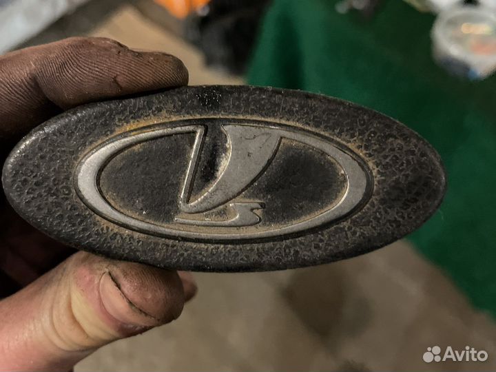 Декоративные значки авто