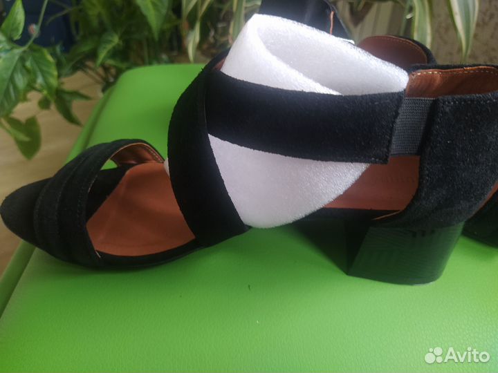 Босоножки женские новые