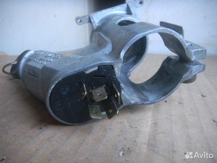 Y. Замок зажигания с ключом б/у Audi/VW Golf 78-94