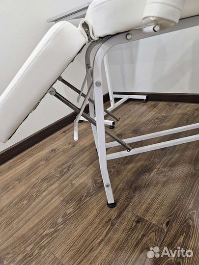 Кресло для педикюра подставка и столик