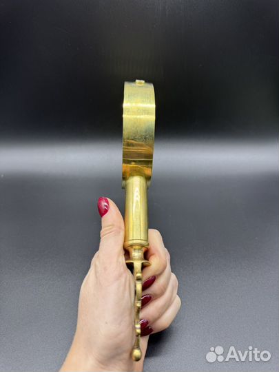 Лупа с резной ручкой. Современная