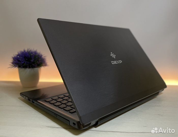 Мощный игровой ноутбук i7 12 Gb SSD GeForce 940М