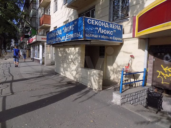 Торговое помещение 40 м², красная линия