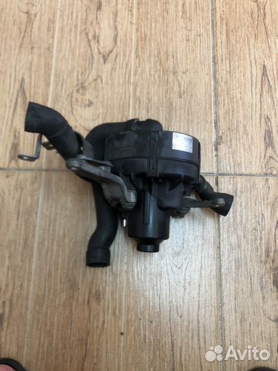 Насос воздушный для Mercedes M272 M273